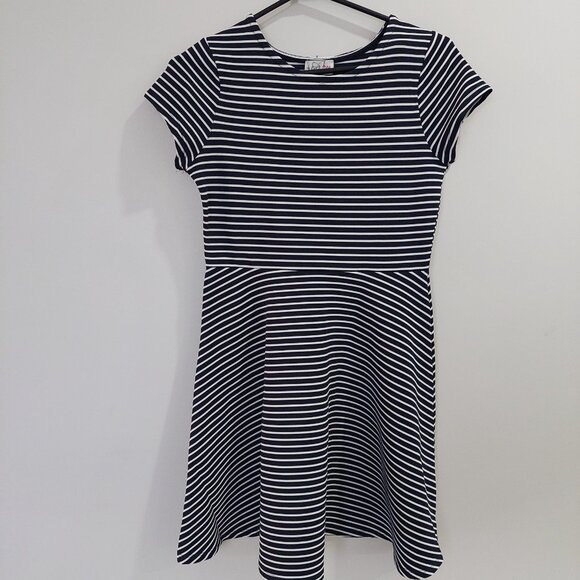 4 Ever Free Black/White Striped Flare Fit Stretchy Mini Dress, Girls 16/W XS - Picture 1 of 8